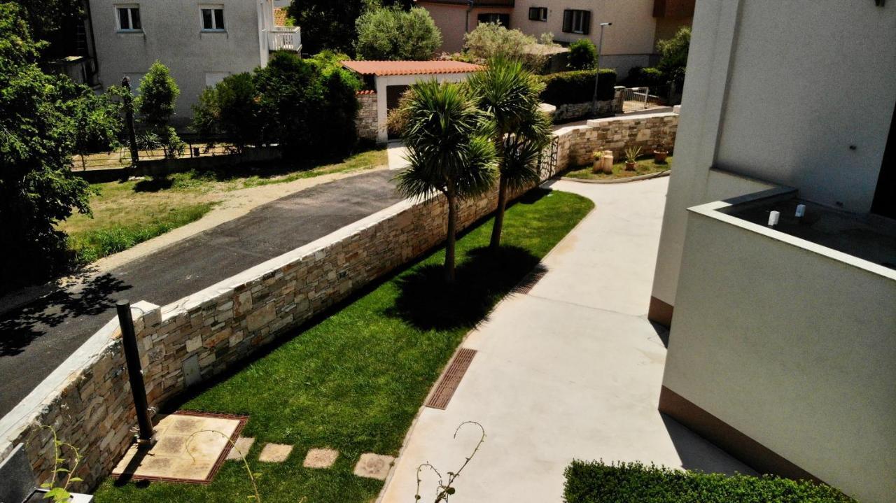 Predivan Novouredeni Apartman U Blizini Mora Banjole Extérieur photo